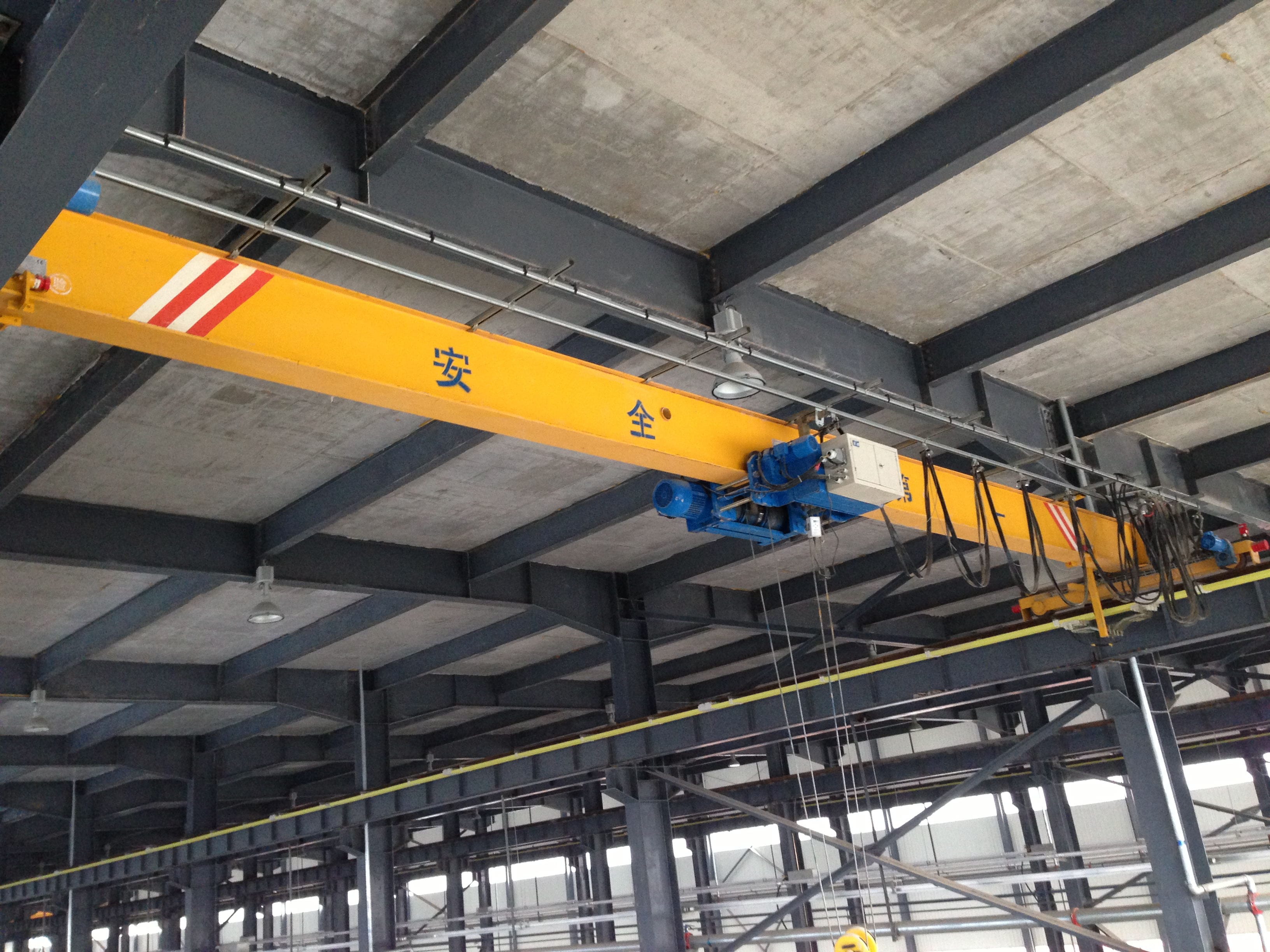 Low Headroom Overhead Crane Manufacturer - WHCRANE